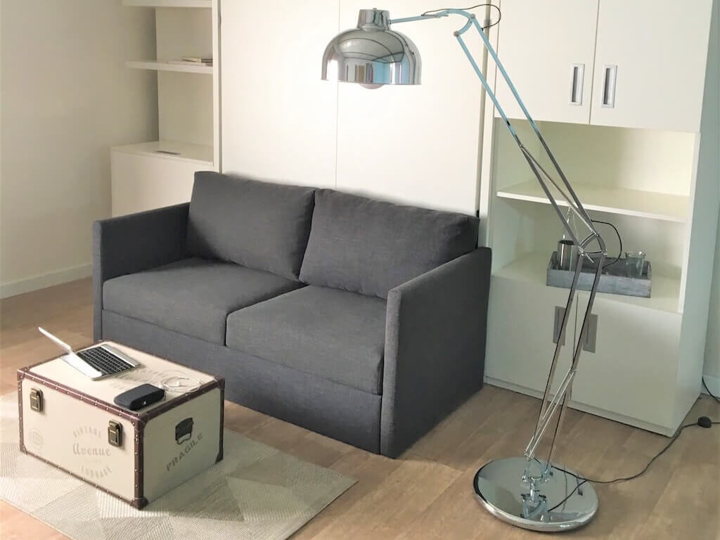 lit escamotable fermé avec canapé